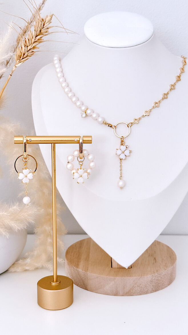 Komplekts Swarovski Pērļu balts ar četrlapas kuloniem
