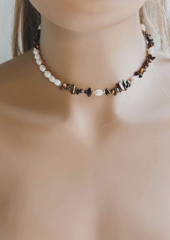 Čokeris ar Tīģeracs akmeni un saldūdens pērlēm