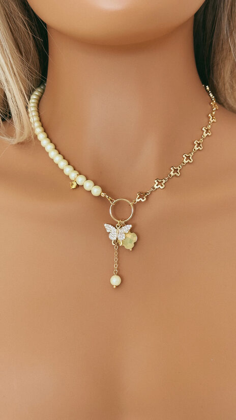 Kaklarota pasteļu dzeltena ar tauriņu kulonu