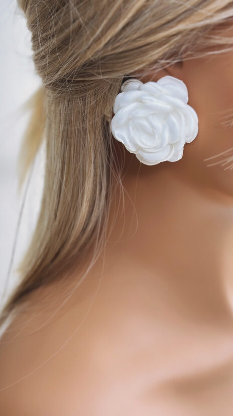 BALTI ROZĪŠU AUSKARI