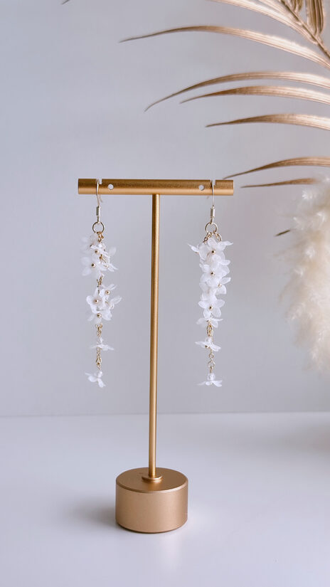 Smalko ziediņu auskari. Balti