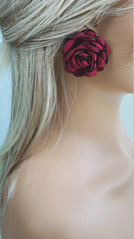 SARKANI ROZĪŠU AUSKARI