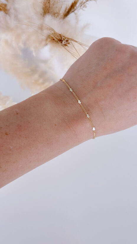 Rokas ķēdīte ar sirsniņām