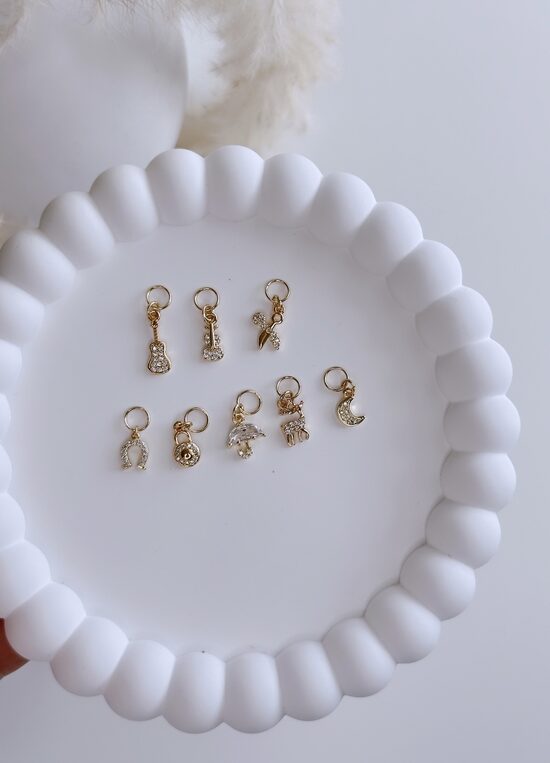 Dažādu figūru kuloni 1