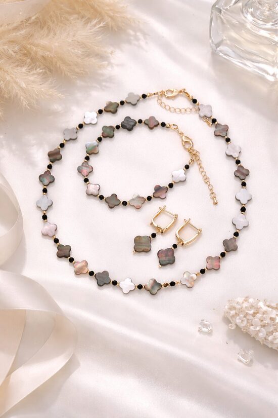 Melno SHELL četrlapas formu komplekts