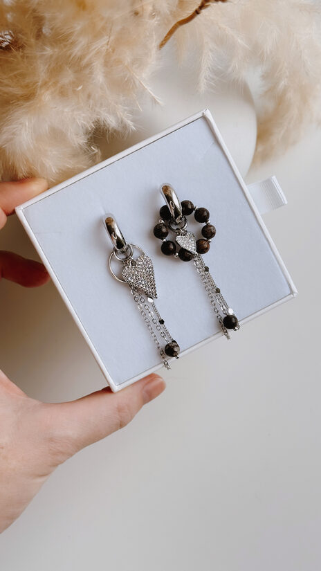 Auskari no Alabastera brūnajiem akmens riņķiem un kuloniem. (sudraba)