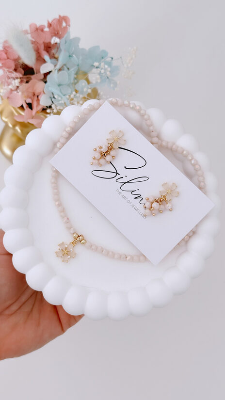 Komplekts Puķes kulonu Piena bēšs