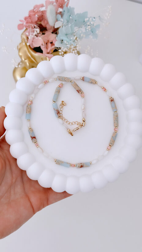 Čokerid ar Jaspis trubiņā un saldūdens pērlēm