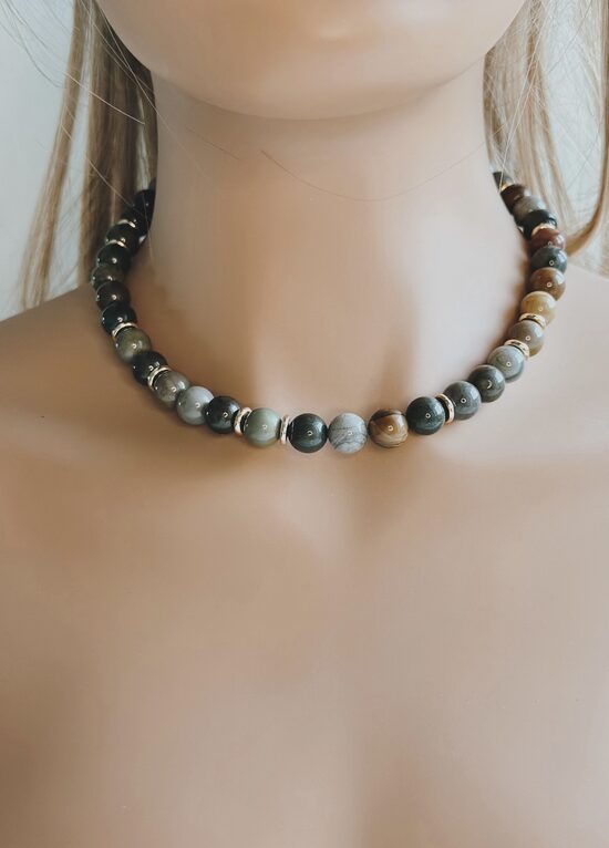 Kaklarota no Okeāna Jaspis akmeņiem ar starplikām