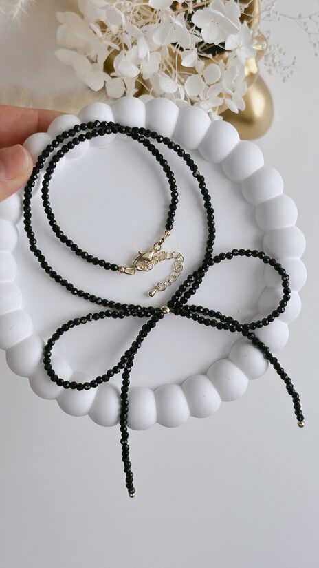 Bantes čokeris Melns