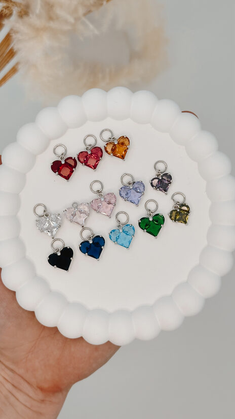 Krāsaini sirds kuloni (sudraba)