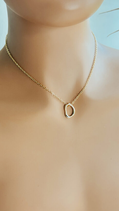 Bāzes ķēdīte neregulārs aplis