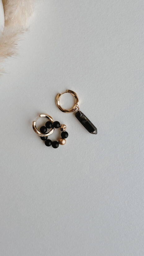 Auskari ae Ahāta akmeņien