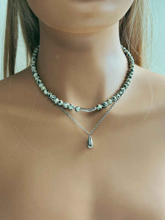 Komplekts. Čokeris ar ķēdīti. Dalmācietis