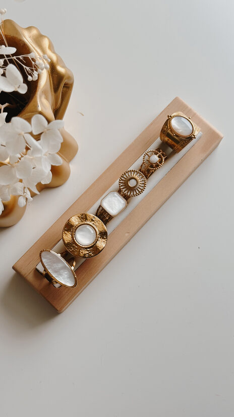 Vintage Gredzens ar baltu SHELL spoguļrakstu