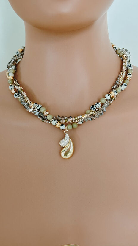 Kaklarota Pīne ar Lāses kulonu