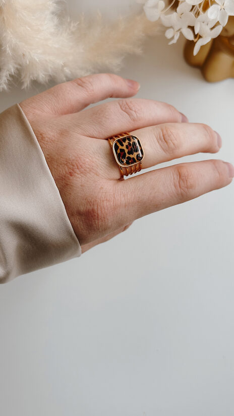Gredzens Vintage Leoparda ar rakstu