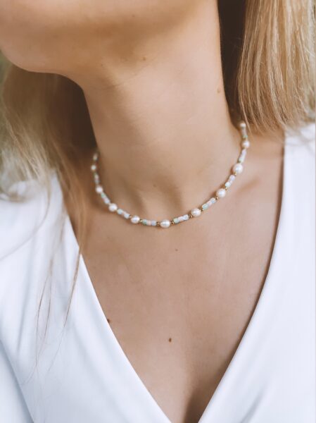 Čokeris ar krāsainām Shell trubiņām