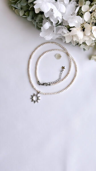 Mazo pērļu kaklarota ar Saules kulonu (sudraba toņa)