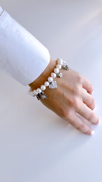 Rokassprādze ar kuloniem caurspīdīga sudraba