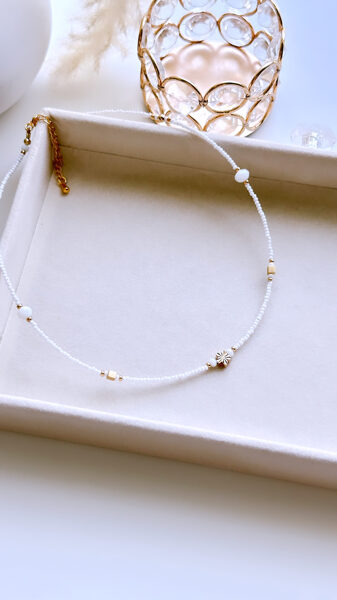 Čokeris Puķe (balts ar zeltu)