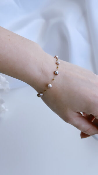 Vecrozā dabīgo pērļu pavedienu rokas ķēdīte