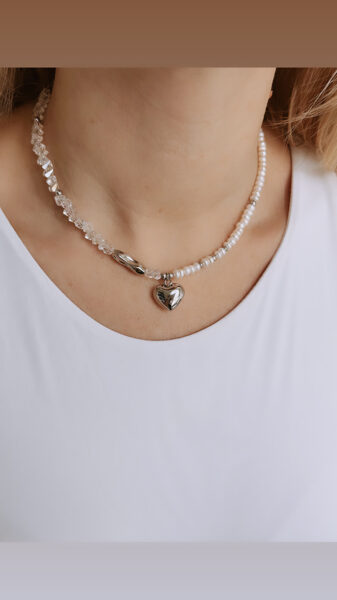 Pērļu čokeris ar stikla akmentiņiem. Sudraba