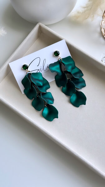 Tumši zaļi ziedu lapu auskari