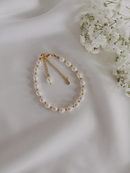   Pērļu rokassprādze Josefine. (balta)